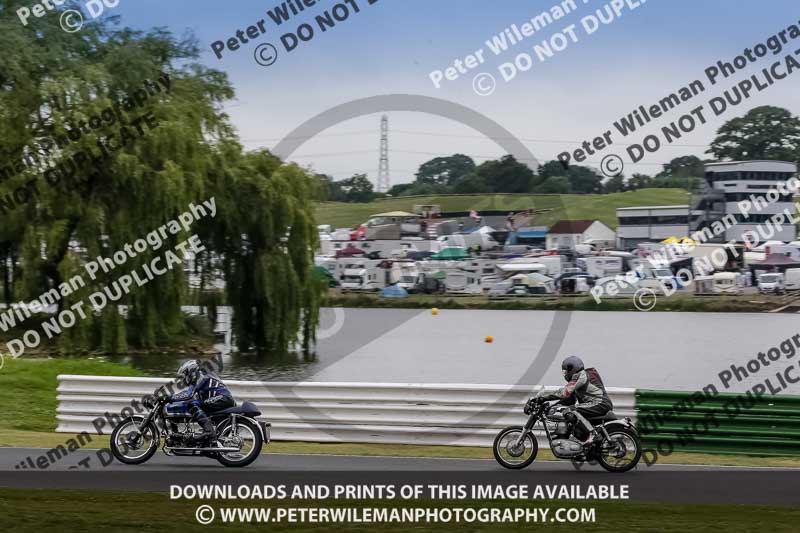 Vintage motorcycle club;eventdigitalimages;mallory park;mallory park trackday photographs;no limits trackdays;peter wileman photography;trackday digital images;trackday photos;vmcc festival 1000 bikes photographs